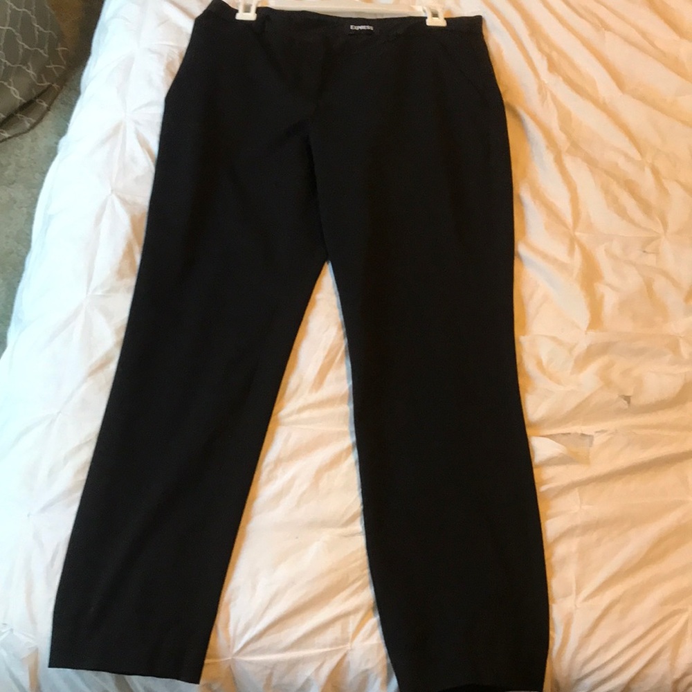Express black columnist ankle mid rise pants.